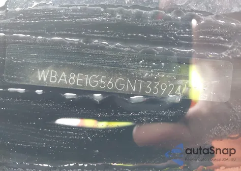 2016 BMW 320I z USA, uszkodzony, nr VIN WBA8E1G56GNT33924